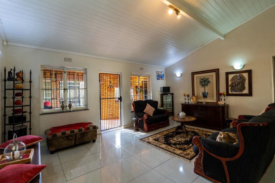 7 Bedroom Property for Sale in Cloetesville Western Cape